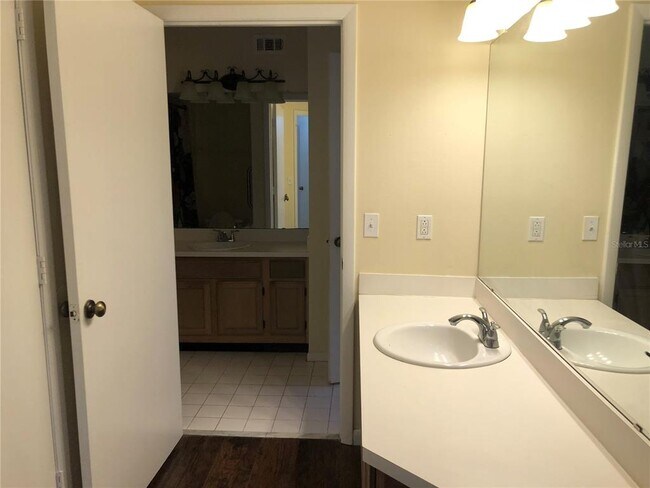 Building Photo - 486 N Pin Oak Pl