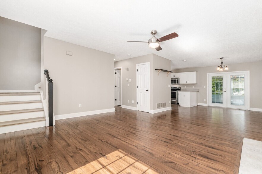 Building Photo - 8446 Olenbrook Dr