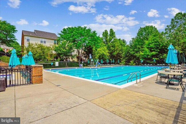 Building Photo - 402 Orchard Ridge Dr