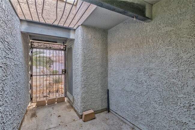 Building Photo - 221 N Lamb Blvd