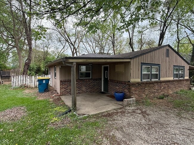 Building Photo - 10633 Central Ave