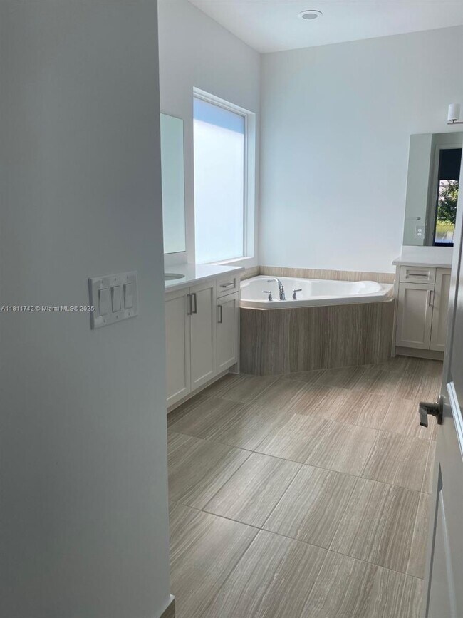 Building Photo - 7765 Wildflower Shores Dr