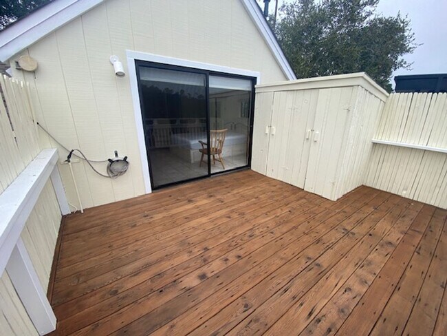 Building Photo - 24335 San Pedro Ln
