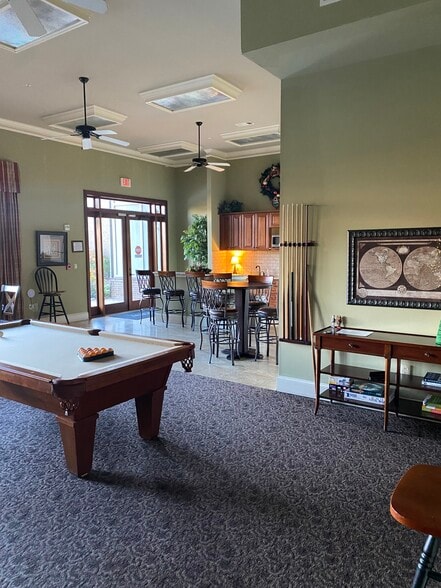 Building Photo - 445 W Blount Ave