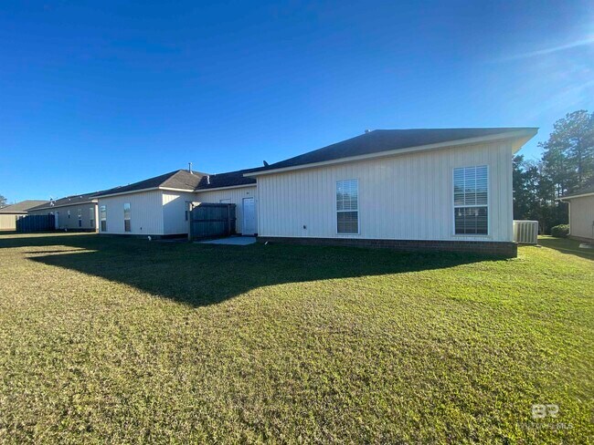 Building Photo - 33171 Stables Dr