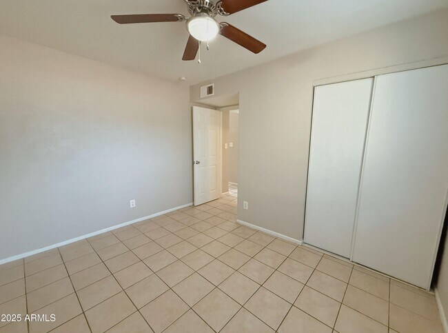 Building Photo - 1551 E Christy Dr