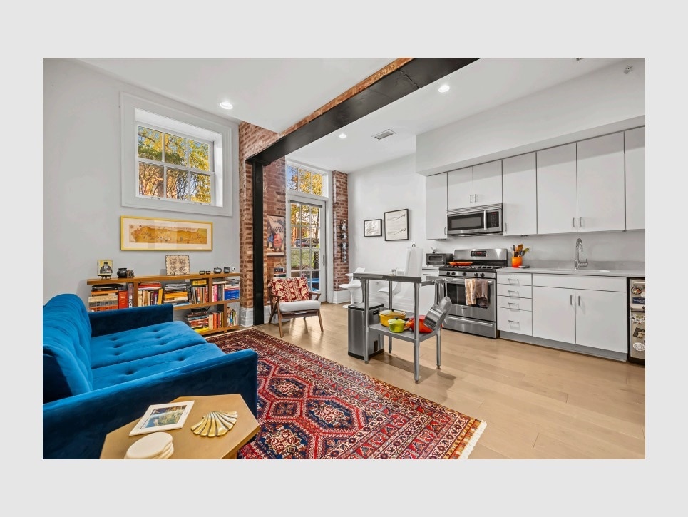 Building Photo - 901 D St NE