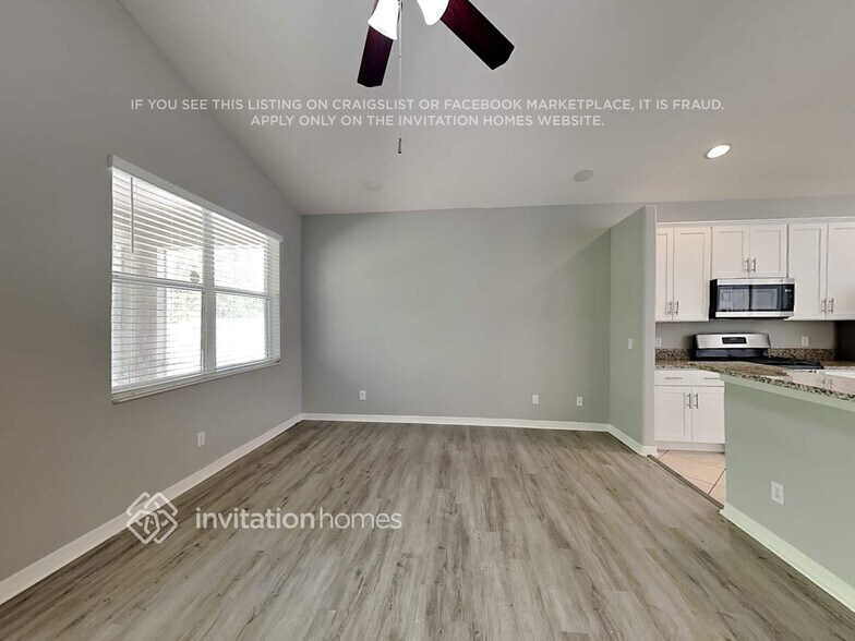 Building Photo - 3909 101st Ave E