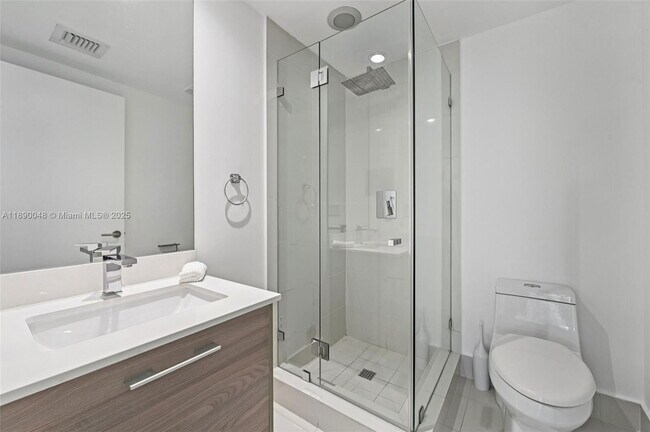 Building Photo - 1300 S Miami Ave