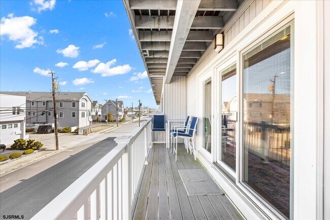 Building Photo - 9616 Pacific Ave