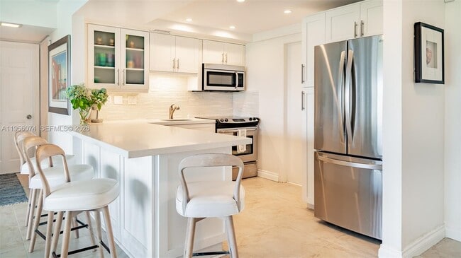 Building Photo - 555 Crandon Blvd