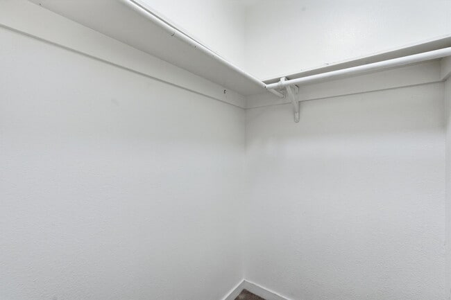 Building Photo - 10828 N Biltmore Dr