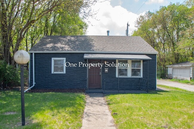 Primary Photo - 825 E 14th Ave