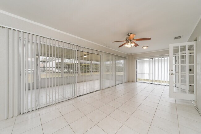 Building Photo - 411 Greenfield Rd