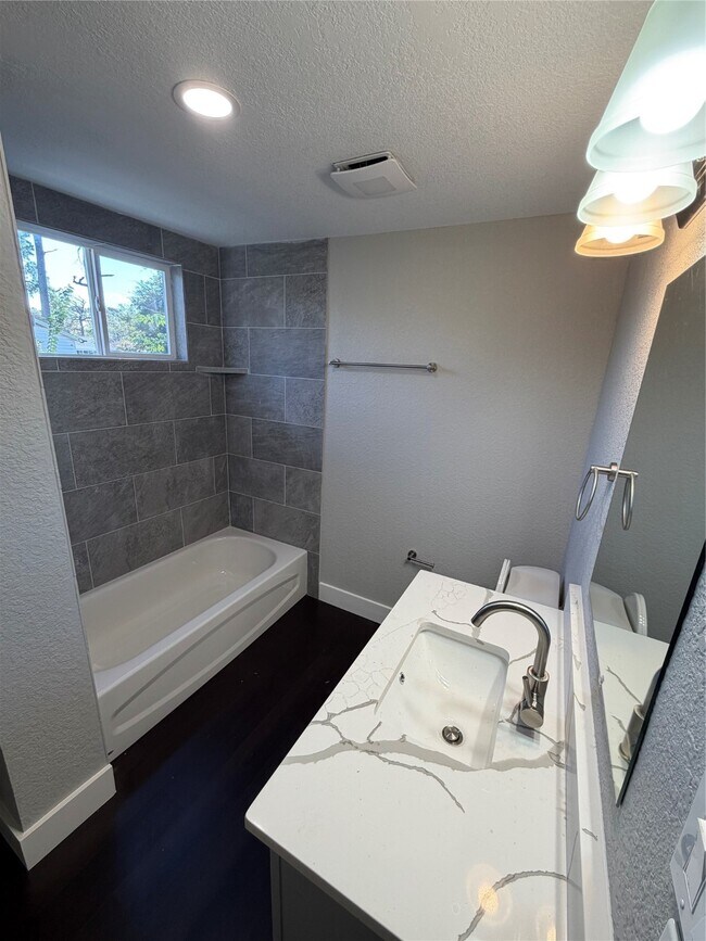 Building Photo - 8922 Allwood St