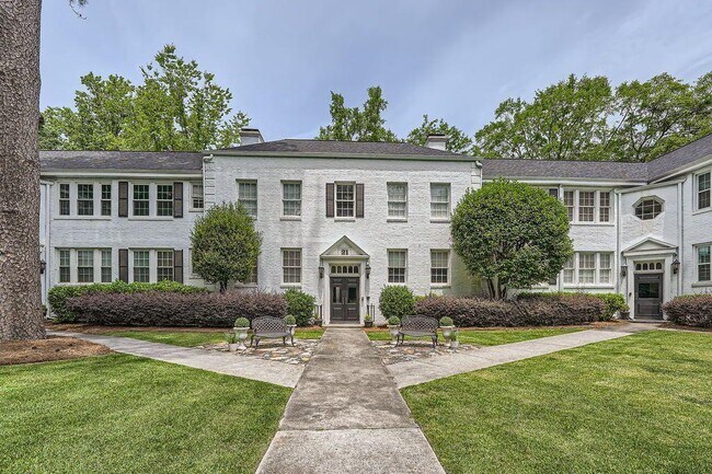 Building Photo - 21 Peachtree Memorial Dr NW