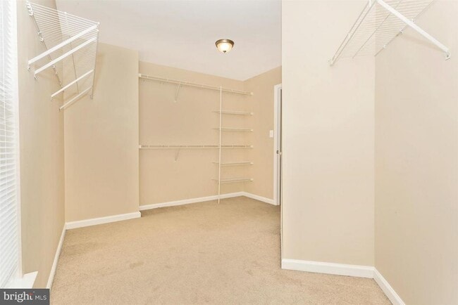 Building Photo - 2105 Twin Peaks Ct