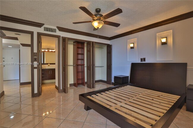 Building Photo - 10700 SW 108th Ave
