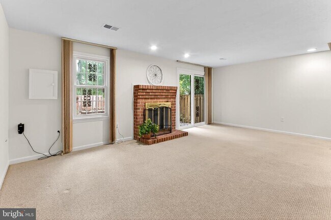 Building Photo - 7836 Ashley Glen Rd