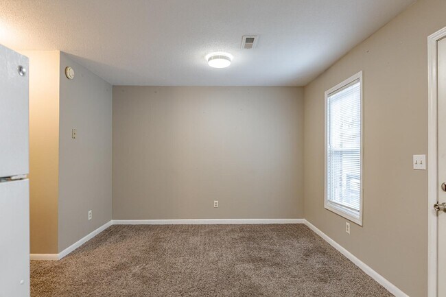 Building Photo - 313 Berkley Ct
