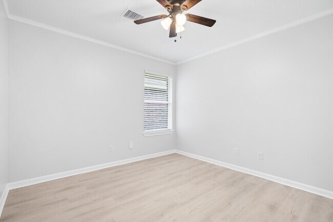 Building Photo - 23 Teakwood Pl