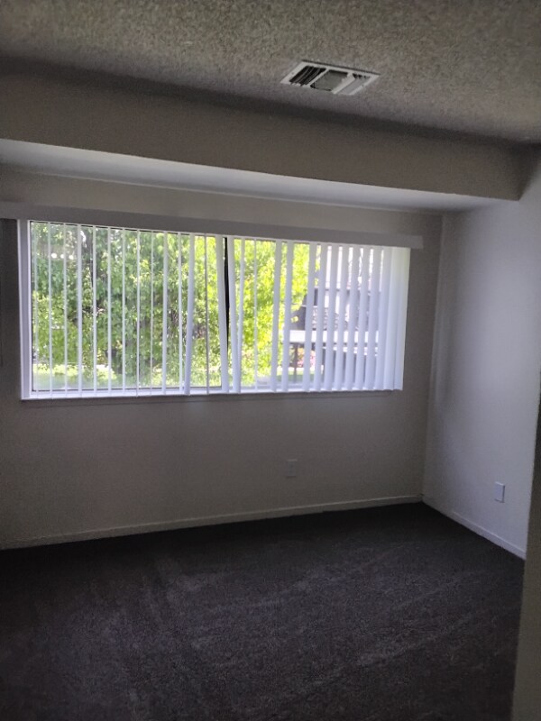 Building Photo - 1151 S Chestnut Ave