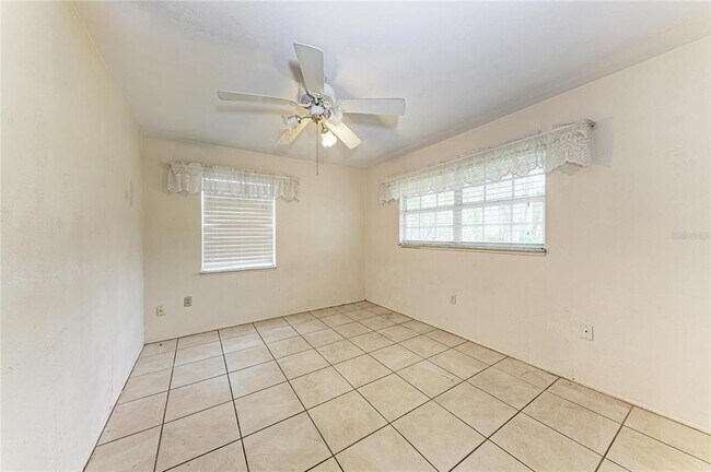 Building Photo - 1827 Alta Vista St