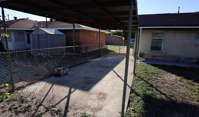 Building Photo - 209 Margaret Ln