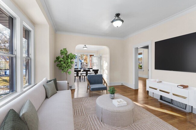 Building Photo - Beautiful Home in the Garland District