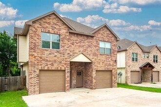 Building Photo - 440 Pecan Hollow St