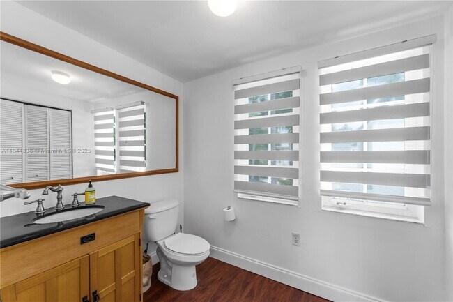 Building Photo - 1826 Fairhaven Pl