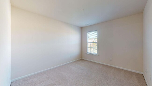 Building Photo - Beautiful 4 Bedroom Home in the vibrant city of Raleigh!