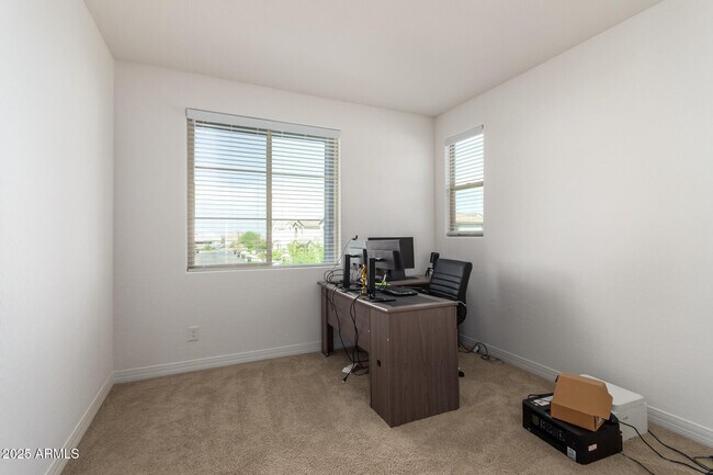 Building Photo - 5747 S Labelle