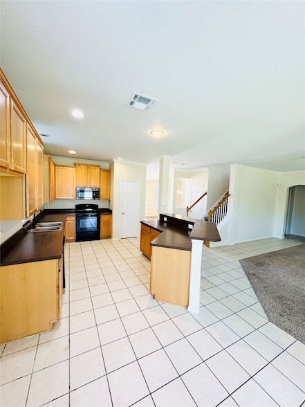 Building Photo - 203 Spruce Trail