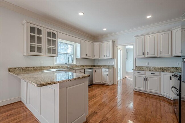 Building Photo - 34 Johnston Row NW