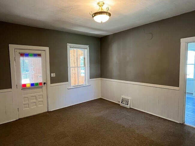Building Photo - 4 Bed 2 Bath Single Family Home in Wausau