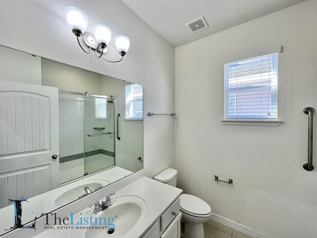 Building Photo - 1924 Siesta Falls Ct