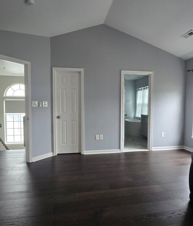 Building Photo - 7811 New Ascot Ln