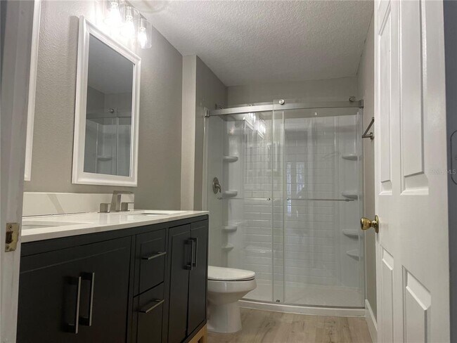 Building Photo - 14353 Fredricksburg Dr