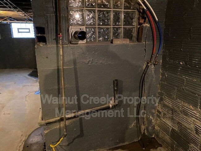 Building Photo - 2105 E 31st St