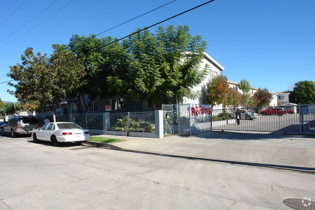 Primary Photo - Burnet Avenue