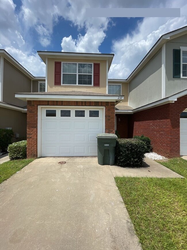 Building Photo - 237 Wakefield Way