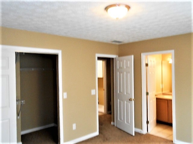Building Photo - 2464 Miami Village Dr