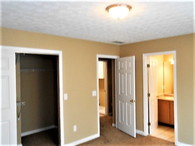 Building Photo - 2464 Miami Village Dr