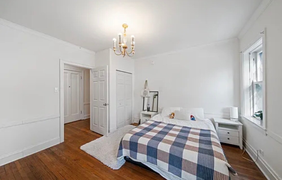 Building Photo - 721 Foster St