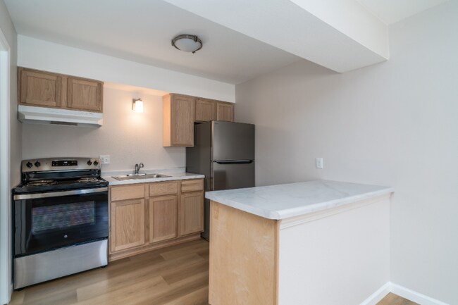 Building Photo - 1108 N 39th St