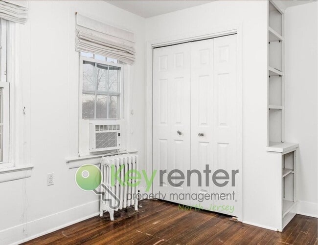 Building Photo - Spacious 3-Bed, 2-Bath Nutley Home with Bonus Office, Multi-Level Deck & Quiet Location