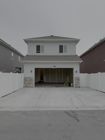 Building Photo - 1574 Andover Rd