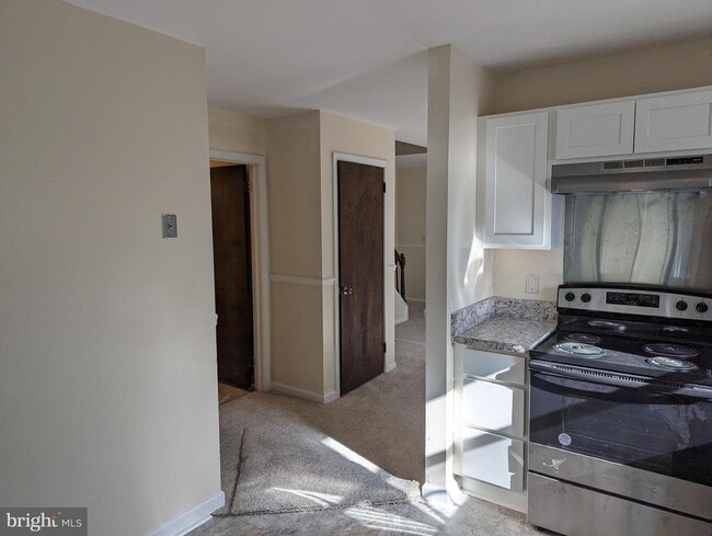 Building Photo - 830 Woodcrest Dr