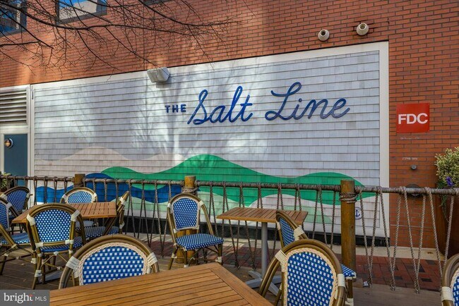 Building Photo - 4915 Hampden Ln